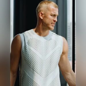 Omorpho Gravity Weighted Sleeveless Top Mens small EUC